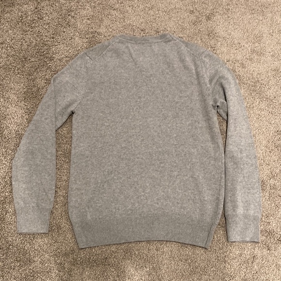 Mens H&M V neck sweater. Size large. Gray - Picture 3 of 3